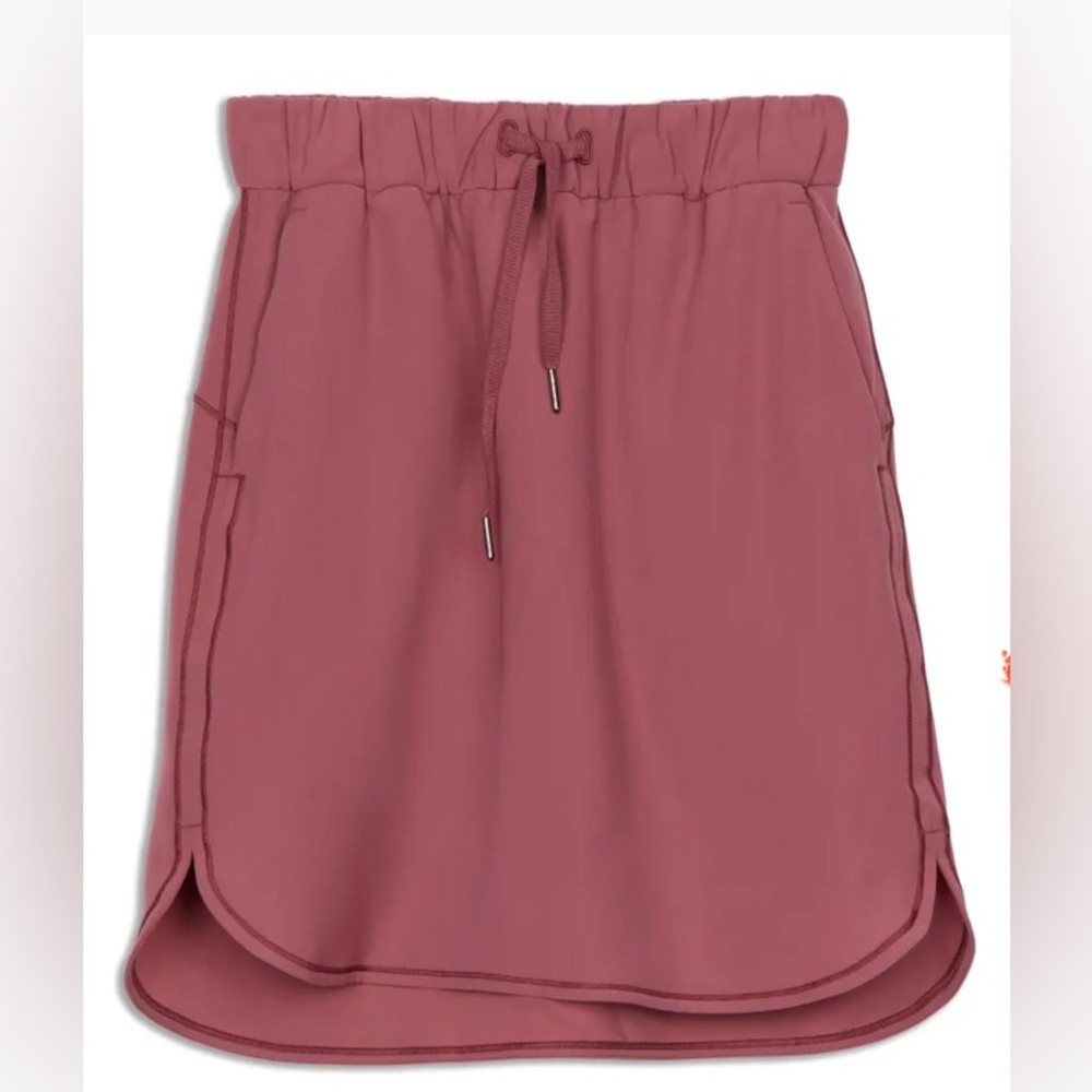 Lululemon On The Fly skirt